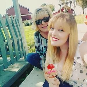 Meet your Posher, Suzy